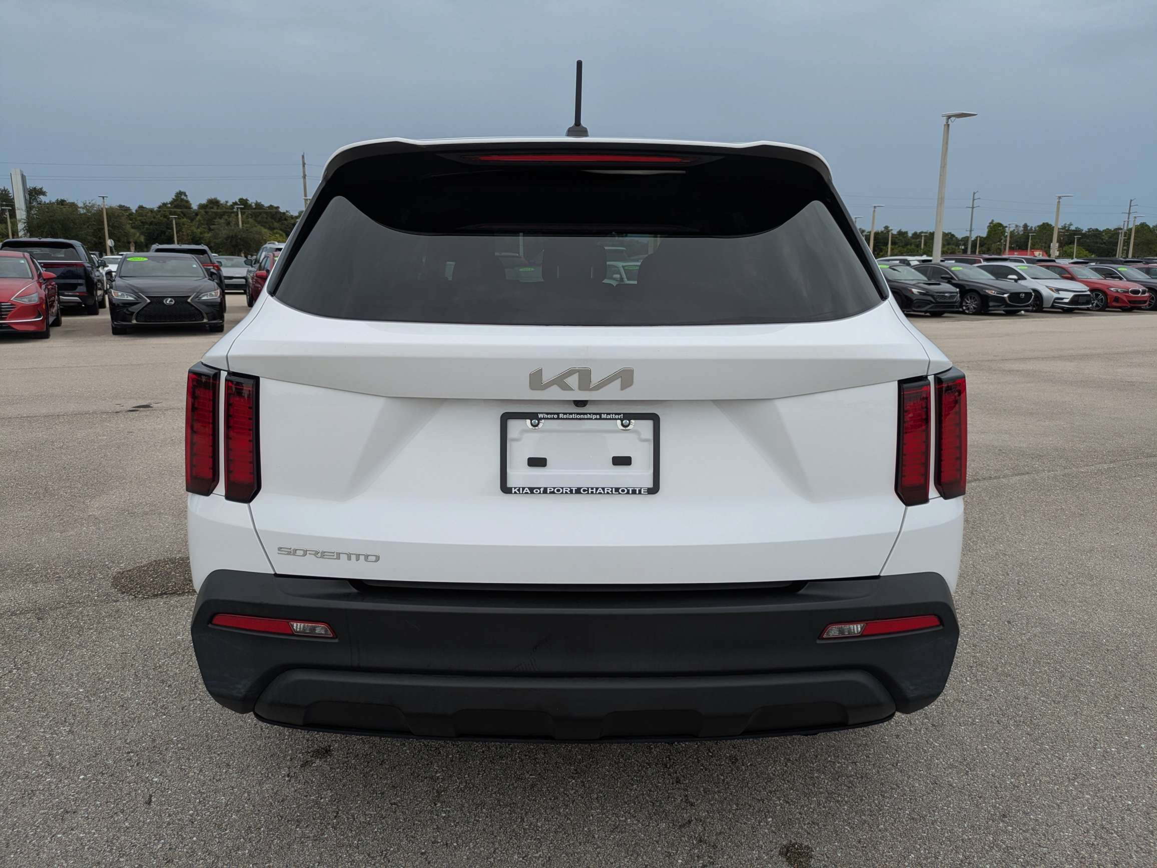 Certified 2023 Kia Sorento LX FWD image 5