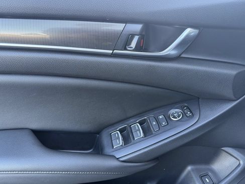 Used 2019 Honda Accord Sport image 11