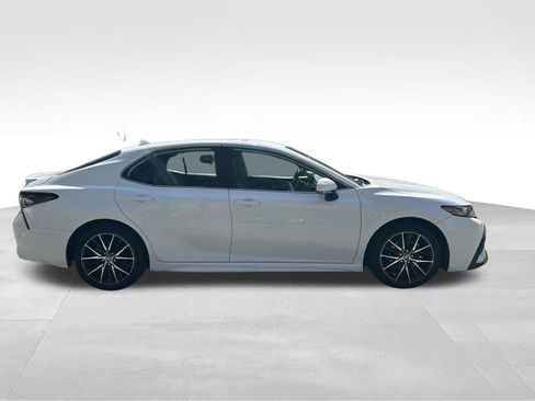 Used 2024 Toyota Camry SE FWD image 7