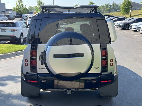 Used 2023 Land Rover Defender 110 X-Dynamic SE AWD/4WD image 6