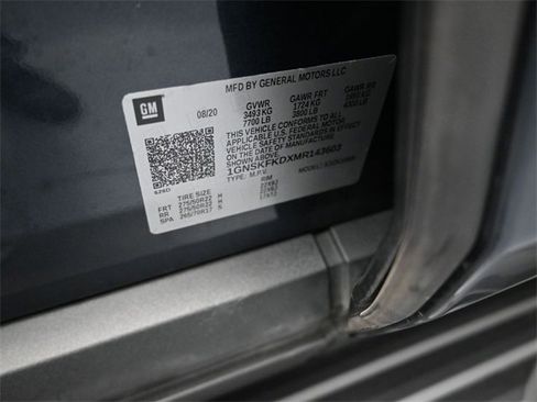 Used 2021 Chevrolet Suburban Premier w/ Premium Package image 19