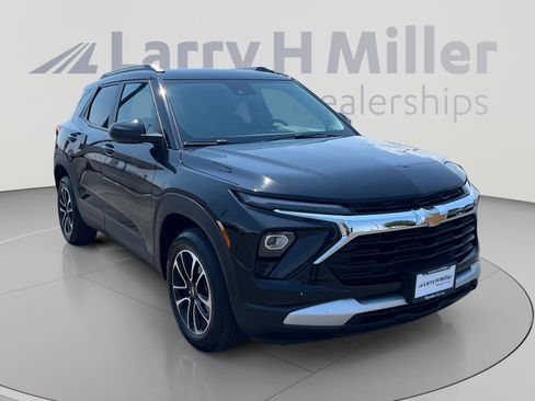 Used 2025 Chevrolet TrailBlazer LT w/ Convenience Package AWD/4WD image 7