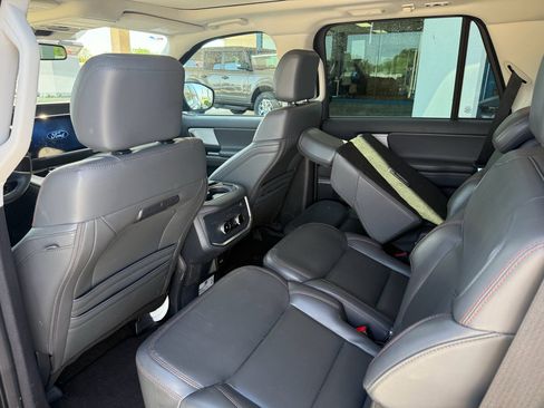 Used 2025 Ford Expedition Active image 12