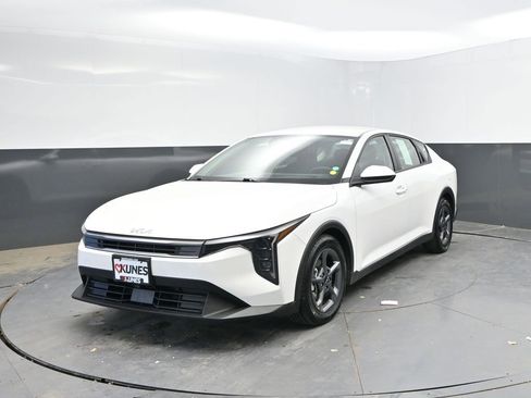 Used 2025 Kia K4 FWD image 4