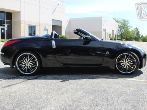 Used 2006 Nissan 350Z Touring RWD image 34