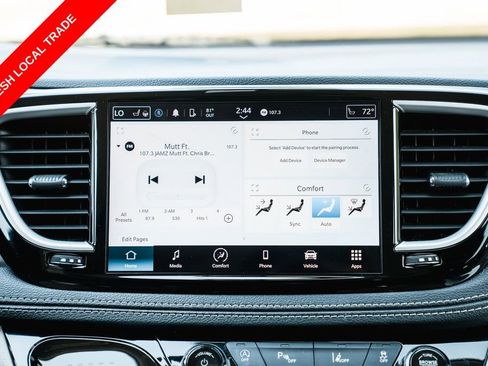 Used 2023 Chrysler Pacifica Touring-L FWD image 19