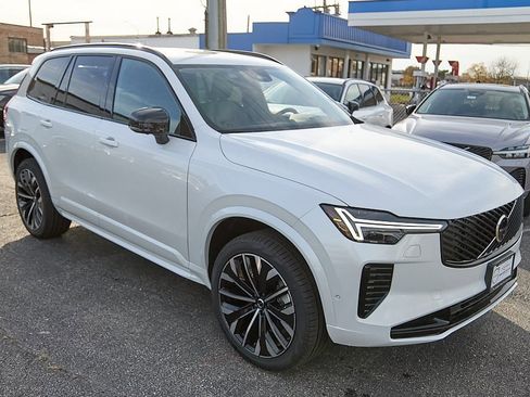 New 2026 Volvo XC90 B6 Ultra w/ Lounge Package image 4