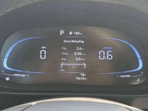 Used 2024 Hyundai Venue SEL FWD image 25