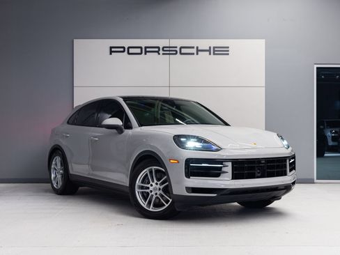Certified 2024 Porsche Cayenne Coupe AWD/4WD image 9