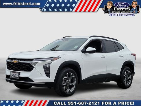 Used 2024 Chevrolet Trax LT w/ Driver Confidence Package FWD image 1