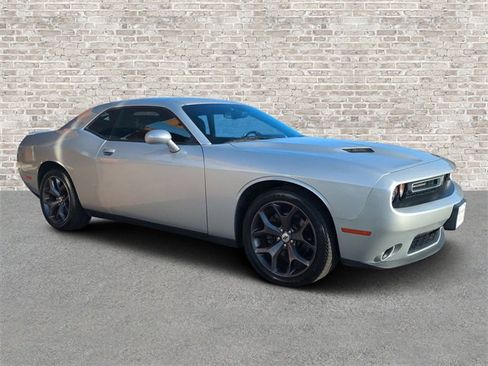 Used 2019 Dodge Challenger SXT w/ Plus Package image 1