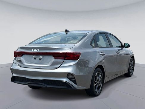 Used 2023 Kia Forte LXS FWD image 3