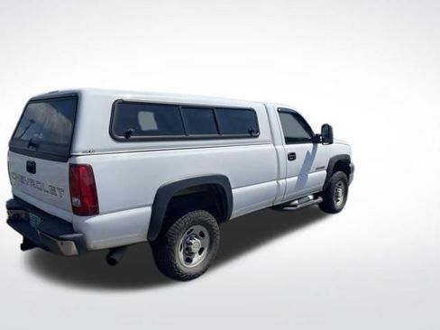 Used 2006 Chevrolet Silverado 2500 W/T RWD image 2