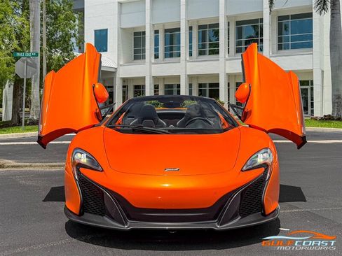Used 2015 McLaren 650S Spider RWD image 9