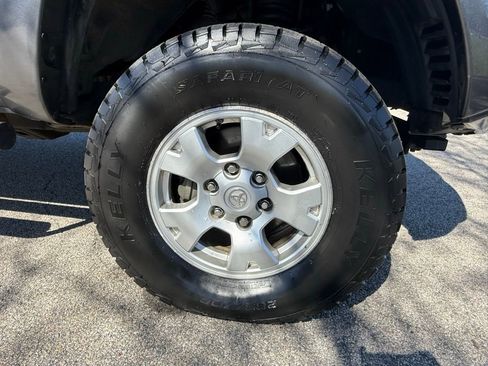 Used 2013 Toyota Tacoma 4x4 Double Cab w/ TRD Off-Road Pkg image 32