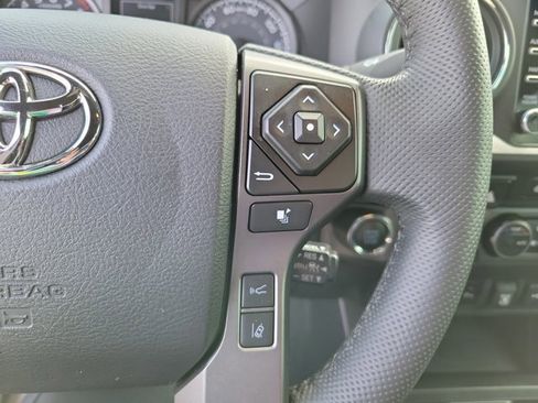 Used 2021 Toyota Tacoma TRD Off-Road w/ TRD Premium Off Road Package AWD/4WD image 24