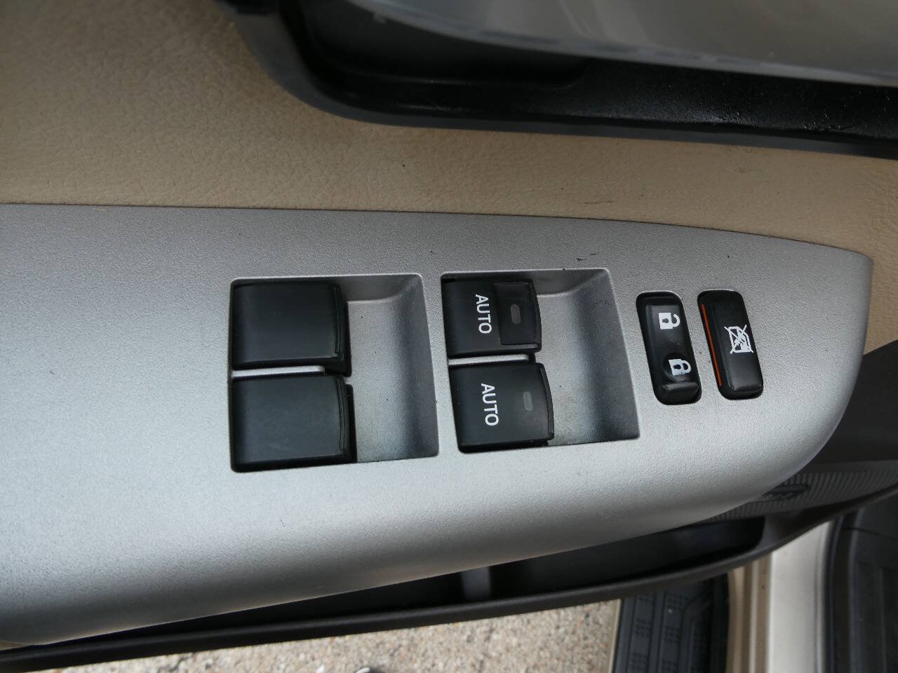 Used 2008 Toyota Sequoia Limited AWD/4WD image 25
