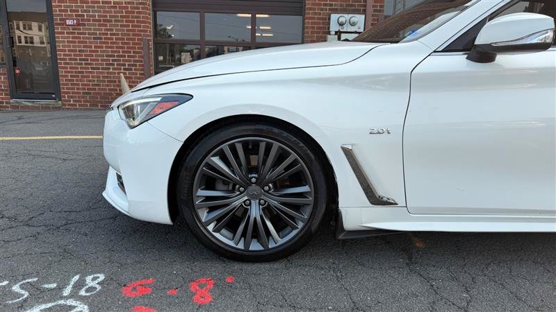 Used 2018 INFINITI Q60 2.0t w/ Moonroof Package RWD image 19
