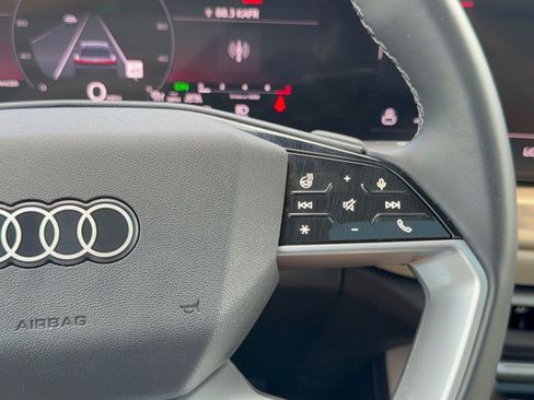 Used 2025 Audi Q5 Premium Plus w/ Premium Plus AWD/4WD image 19