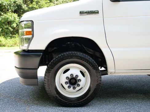 Used 2024 Ford E-450 and Econoline 450 Super Duty w/ Power Windows & Locks Group RWD image 34