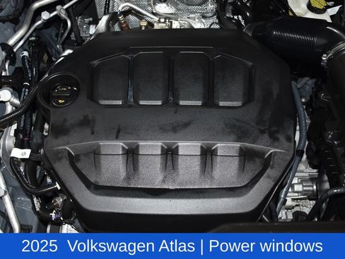 Used 2025 Volkswagen Atlas SE AWD/4WD image 7