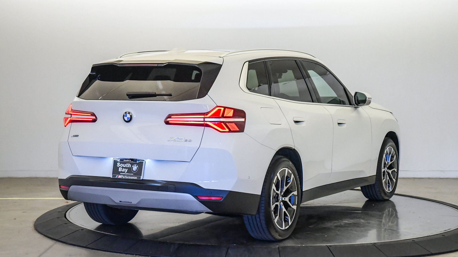 Used 2026 BMW X3 xDrive30i w/ Premium Package AWD/4WD image 5
