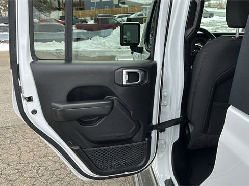 Used 2022 Jeep Gladiator Sport image 20