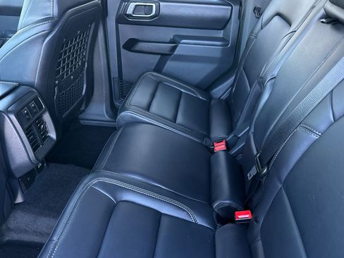 New 2025 Ford Bronco Badlands image 12