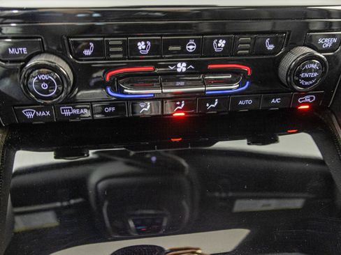 Used 2024 Jeep Grand Cherokee L Limited w/ Luxury Tech Group II image 30