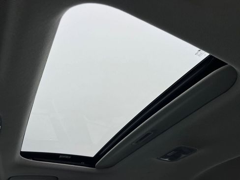 Used 2025 Hyundai Elantra SEL image 29