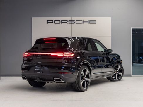 Certified 2026 Porsche Cayenne AWD/4WD image 7