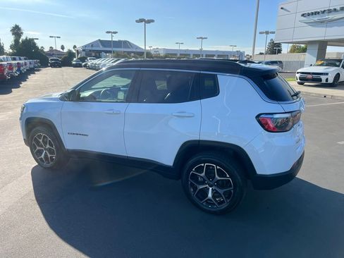 Used 2025 Jeep Compass Limited AWD/4WD image 16