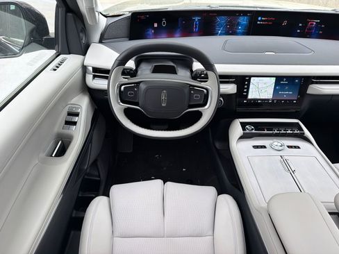 New 2026 Lincoln Navigator Reserve AWD/4WD image 23