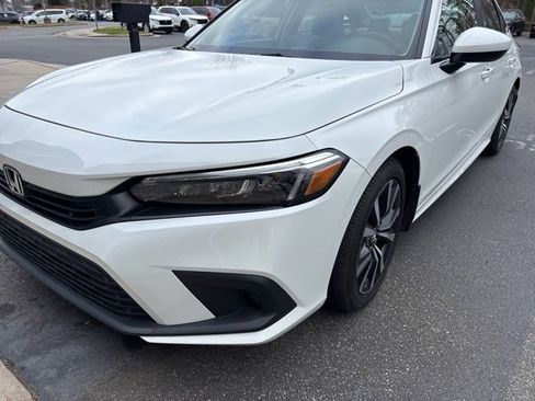 Used 2023 Honda Civic EX image 2