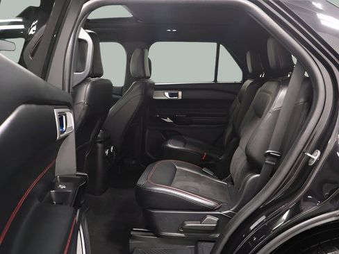 Used 2023 Ford Explorer ST-Line AWD/4WD image 13