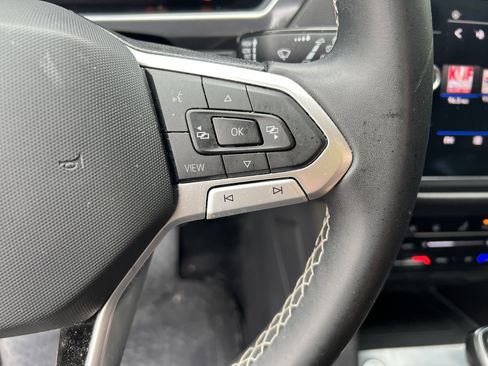 Used 2022 Volkswagen Tiguan SE FWD image 18