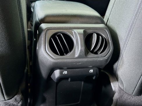 Used 2021 Jeep Gladiator Sport AWD/4WD image 27