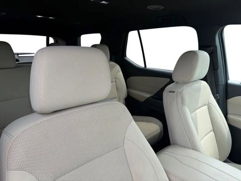 Used 2023 Chevrolet Traverse LS FWD image 27