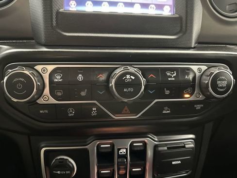 Used 2021 Jeep Wrangler Unlimited Sport image 20