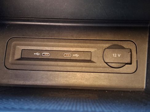 Certified 2022 Volkswagen Atlas SEL R-Line image 26