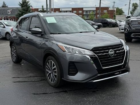 Used 2021 Nissan Kicks SV FWD image 3