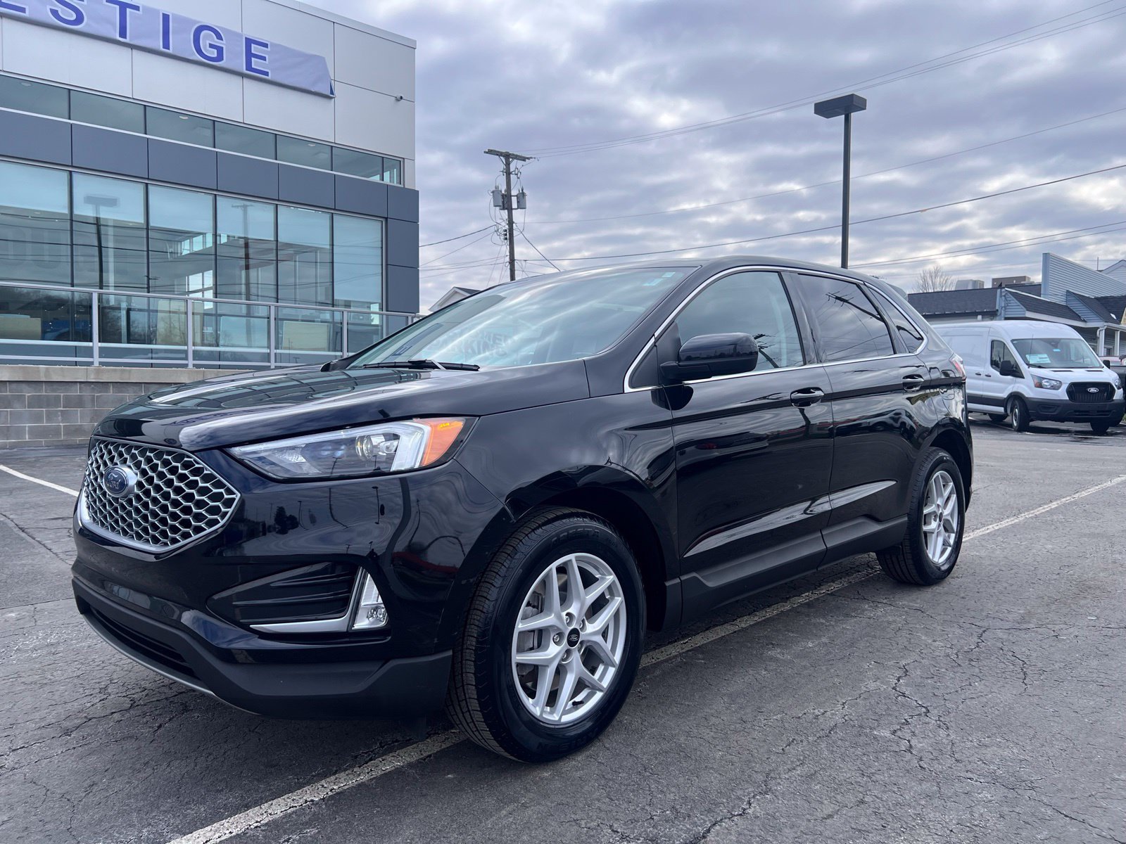 Used 2023 Ford Edge SEL w/ Convenience Package AWD/4WD image 4