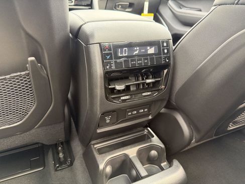 New 2026 Jeep Grand Cherokee L Limited w/ Limited Altitude Package RWD image 9