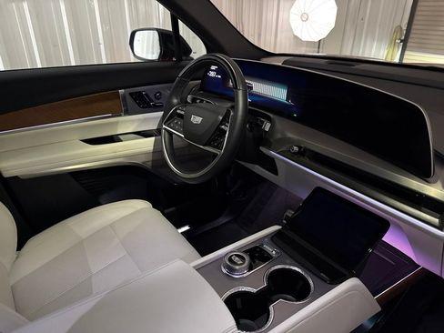 Certified 2026 Cadillac Vistiq Sport AWD/4WD image 29