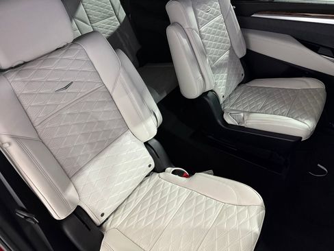 New 2025 Cadillac Escalade Premium Luxury Platinum image 57