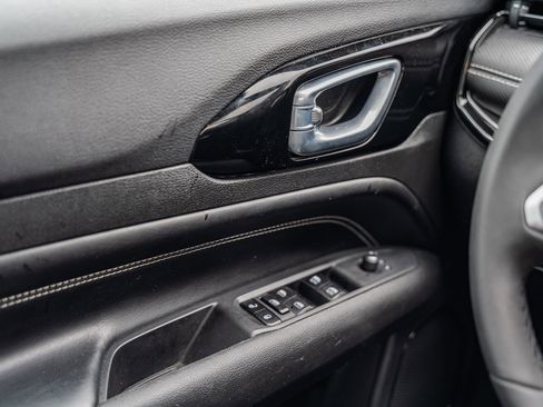 Used 2023 Jeep Compass Altitude image 26