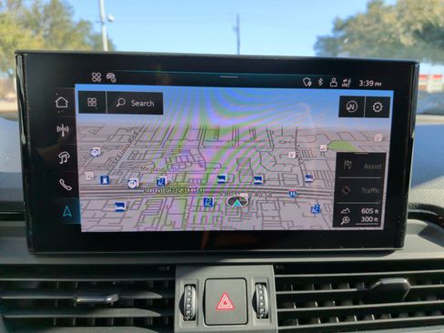 Used 2024 Audi Q5 e Premium Plus w/ Premium Plus Package image 24