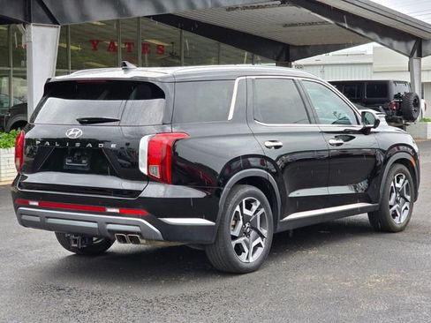 Used 2023 Hyundai Palisade Limited FWD image 4