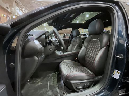 Used 2025 Genesis G70 3.3T Advanced w/ Sport Prestige Package image 10