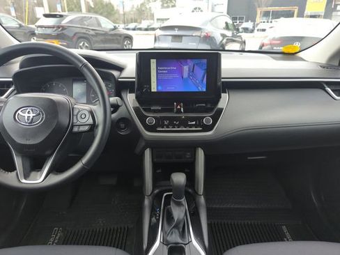 Used 2024 Toyota Corolla Cross LE image 20